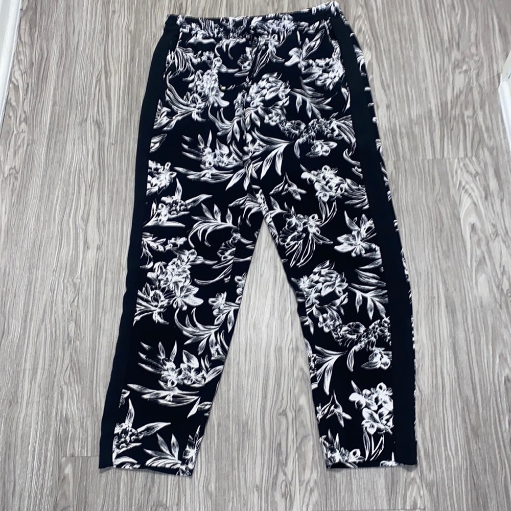 White House Black Market Floral Print Straight Leg Joggers